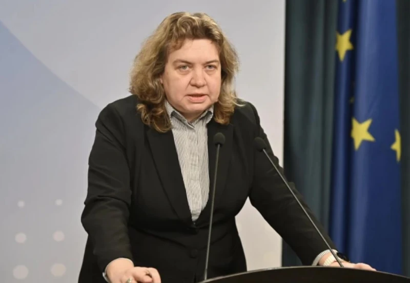 Киселова решава ще насрочи ли за разглеждане и гласуване в НС предложението за референдум на Радев