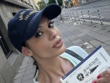 Чаровна пловдивска писателка и реалити звезда с емоционален локомотивски...