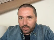 Бащата на Сияна: Убийци! Адекватно ли е в началото на летния сезон, малко преди да тръгнат всички гастарбайтери там, все още да не е възложен този ремонт?