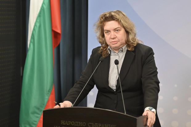 Председателят на Народното събрание Наталия Киселова връща на президента искането за