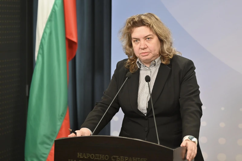 Неофициално: Киселова връща искането на Радев за референдум за еврото