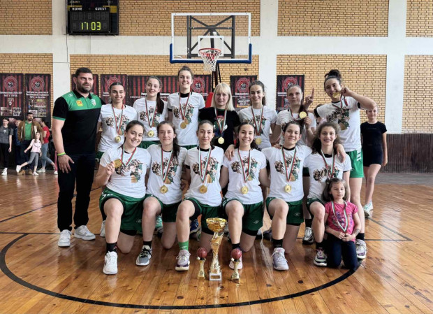 Златен сезон за девойките до 18 на "Берое": Купа на БФБ и титла от Държавно първенство