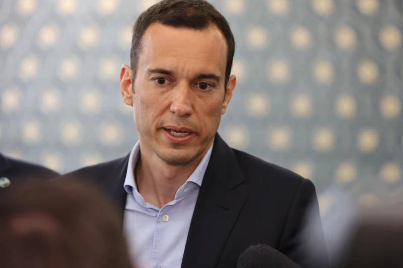 Васил Терзиев: Извинявам се, че късно обявихме утрешния ден за неучебен, но децата не могат да чакат по спирките