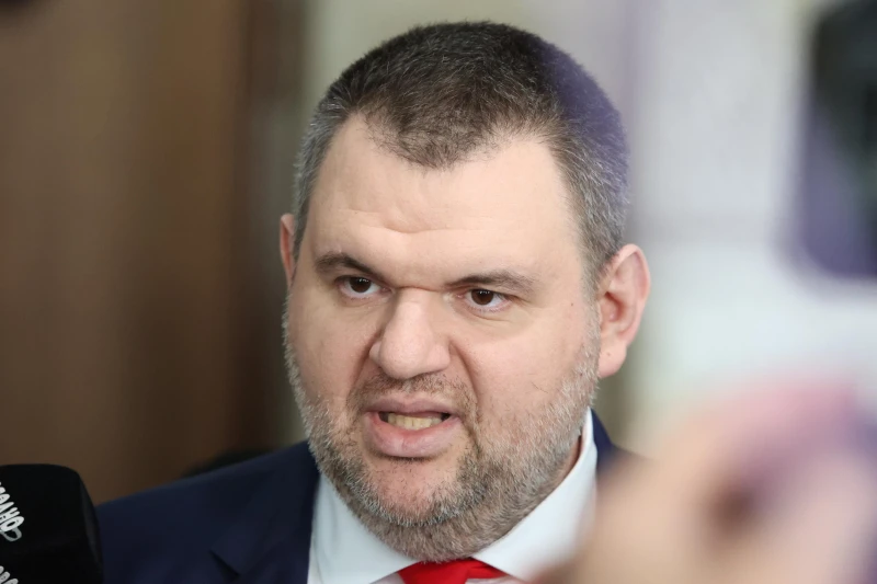 Делян Пеевски нарече президента "несъстоятелен човек" и призова за "абсолютен контрол" на цените на стоките