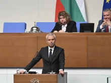 Управляващи и опозиция влязоха в спор за референдума за еврото