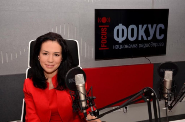 Водещата на Радио "Фокус" Йоланда Пелова роди втората си рожба