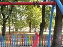 Вандали потрошиха площадка в казанлъшка детска градина