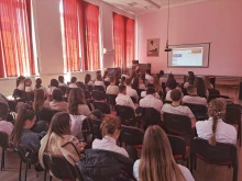 Близо 100 ученици участваха в лекция-дискусия по правни теми със съдия от Районен съд – Русе 