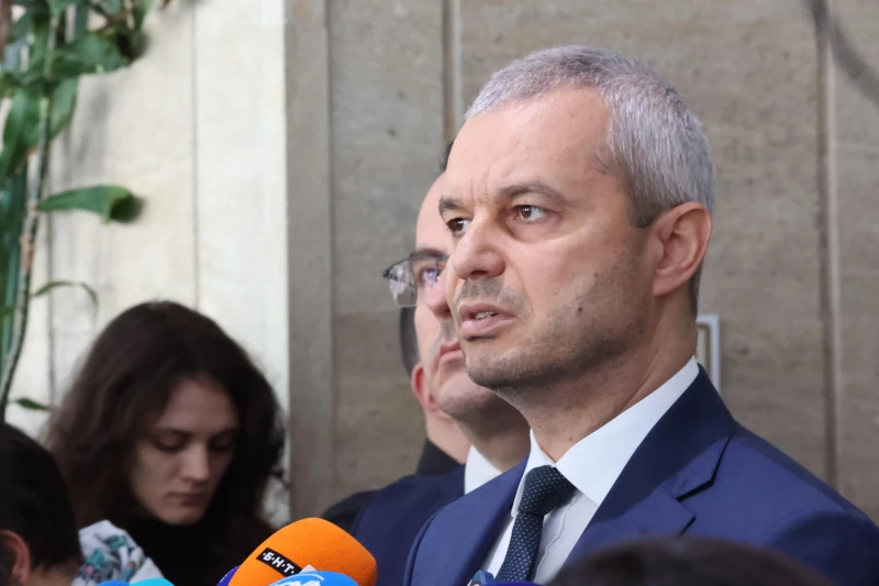 Костадин Костадинов призова за бунт заради еврото, ще пита ДАНС за външна намеса