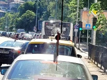 Движението в центъра на Пловдив е парализирано напълно