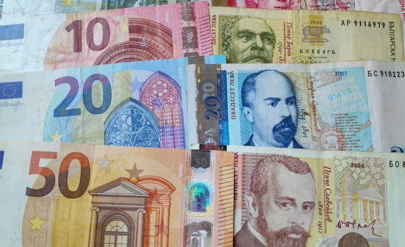 Хората с най-ниски доходи биха имали най-големите ползи от участието на България в еврозоната
