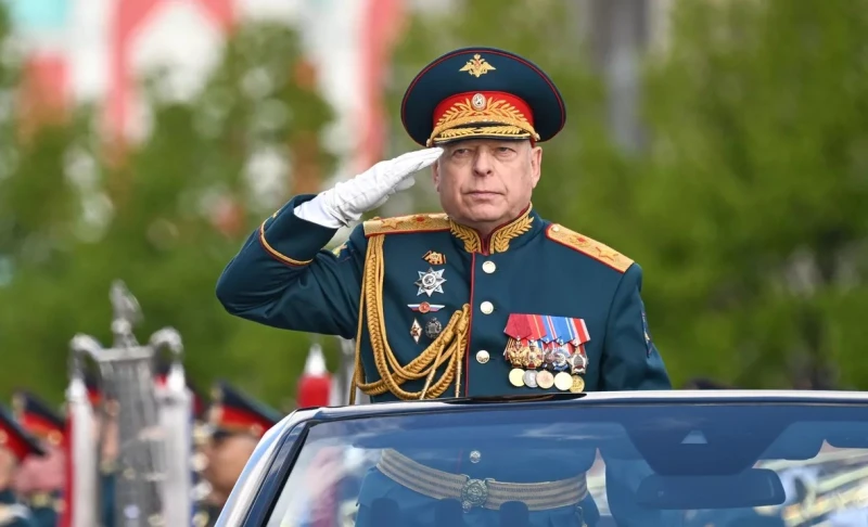 Путин с рокада в Сухопътните войски, освободи Олег Салюков