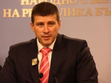 "Величие" с предложение: Да се увеличат с 50% заплатите на всички държавни служители