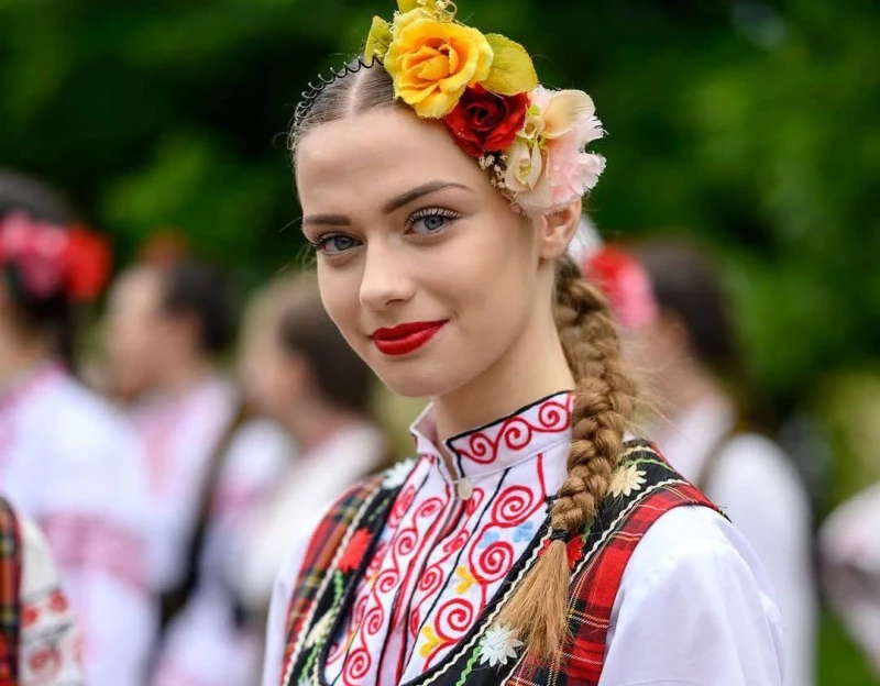Естествено красива българка е новата любимка на нацията