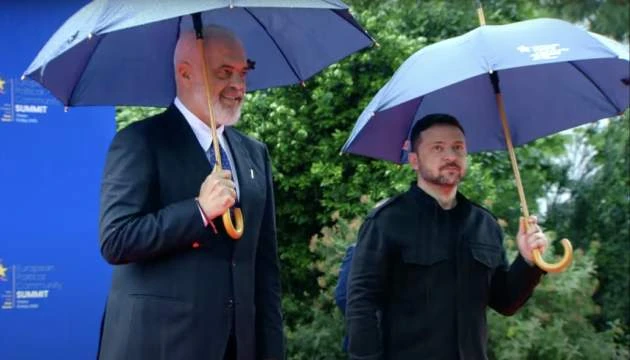Зеленски пристигна на срещата на върха на Европейската политическа общност в Тирана
