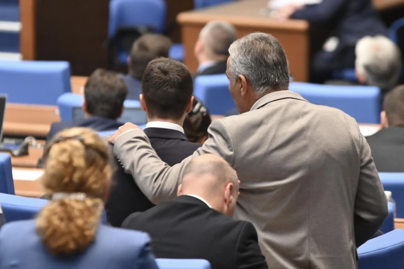 Разпределението на местата в постоянните международни делегации на парламента скара депутатите