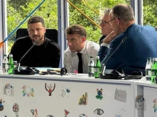 Зеленски, Макрон, Мерц, Стармър и Туск проведоха телефонен разговор с Тръмп