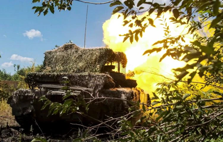 Руското МО: Екипажи на Су-25 унищожиха опорен пункт на ВСУ