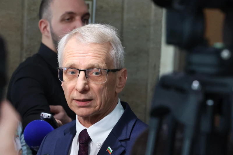 Николай Денков: В момента виждаме стратегията "който слушка, той ще папка"