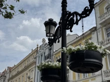 Центърът на Пловдив радва минувачите с нова пролетна визия