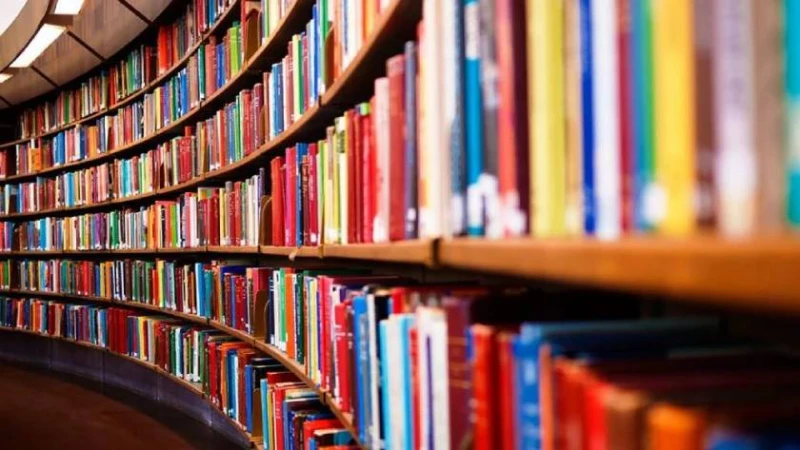 Добра кауза: Събират нови книги за библиотеки пред Народния театър