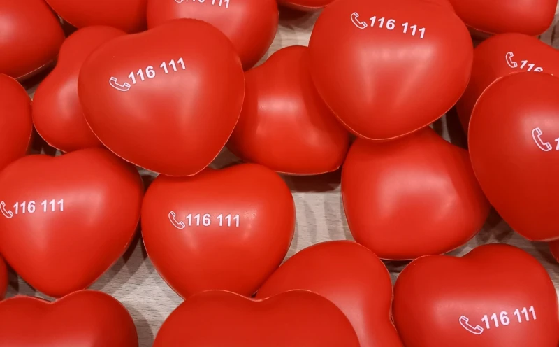 Агенцията за закрила на детето стартира чат приложение: Над 7000 са обажданията до телефонната им линия от началото на годината