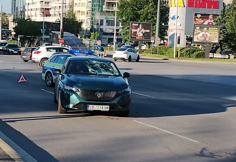 Велосипедист пострада след катастрофа в автомобил в столицата