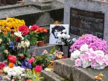 37 години по-късно: Намериха бюста на Джим Морисън, който бе откраднат от гроба му в Париж