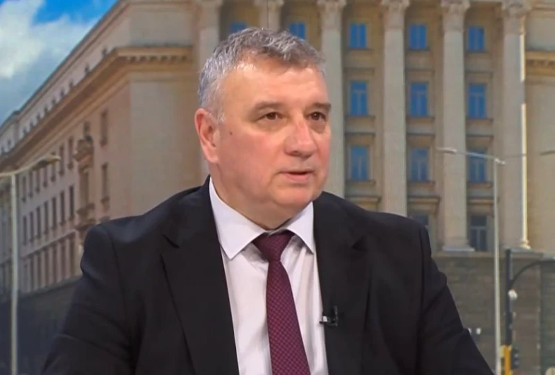 Ректорът на УНСС след решението за 15 млн. лв. за транспорта: Временно решение, закърпване на ситуацията
