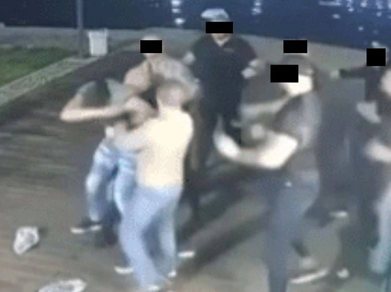 Дивашки екшън в ресторант, един е в болница в Пловдив