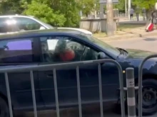 В София: Жена диша балон с райски газ докато шофира