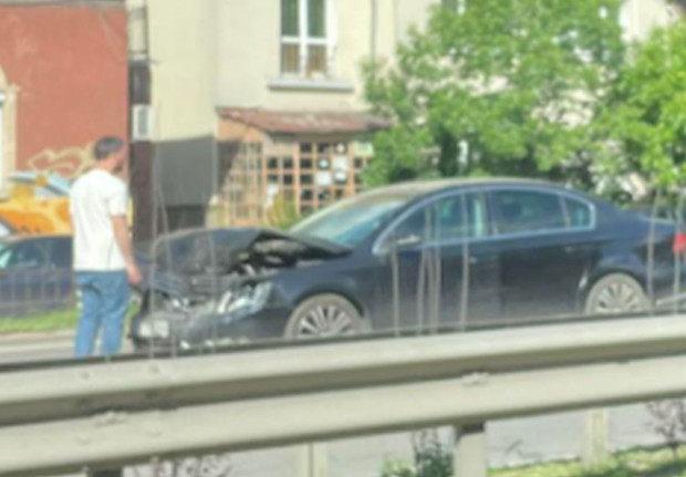 Верижна катастрофа затруднява движението на бул. "Цариградско шосе"