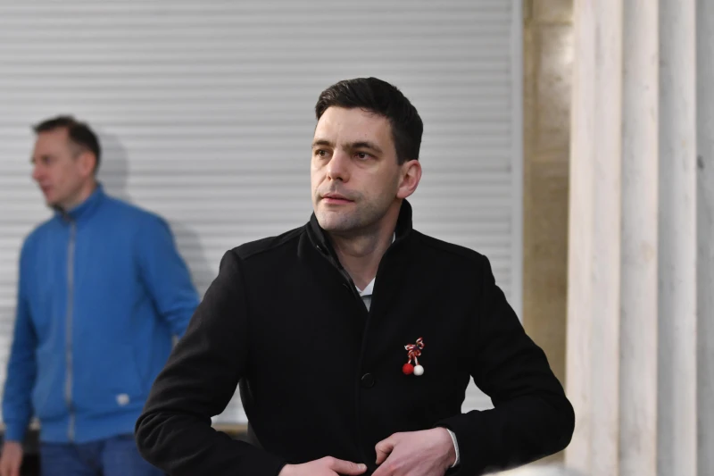 Никола Минчев е готов да даде имунитета си като евродепутат заради аферата с Huawei