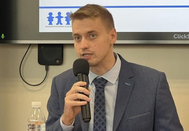Георги Еленков: На политиките за децата и семейството се гледа кампанийно и популистки