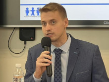 Георги Еленков: На политиките за децата и семейството се гледа кампанийно и популистки