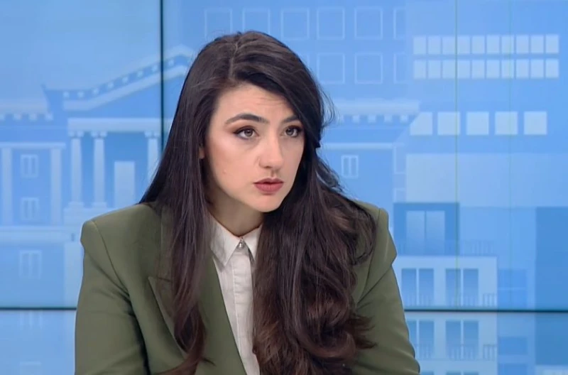 Лена Бориславова: Следващата една година българите ще могат да обръщат по 10 хил. лева в евро