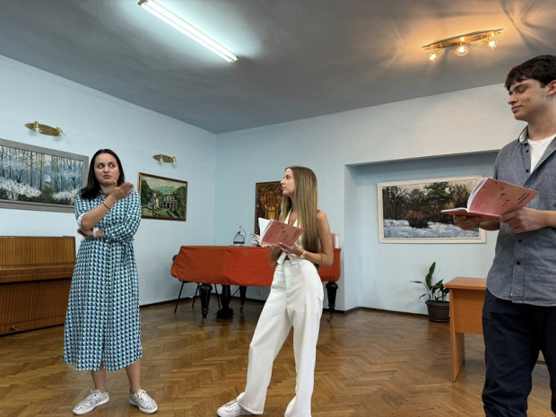 В кюстендилското читалище Братство се проведе вълнуващата среща Изкуството сцена