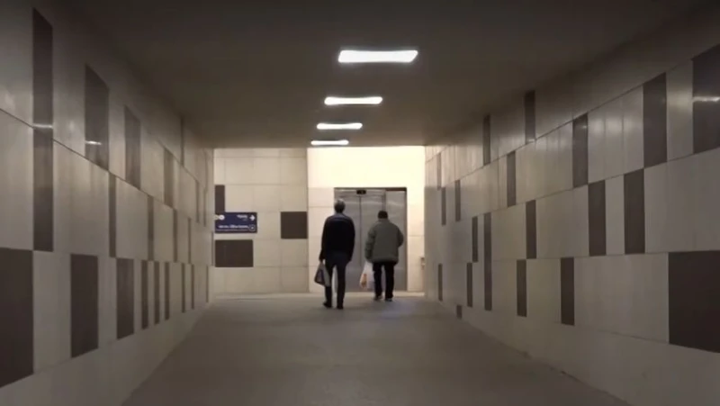 Месец, след като пребиха 14-годишно дете в подлез на метростанция, камери и охрана все още няма