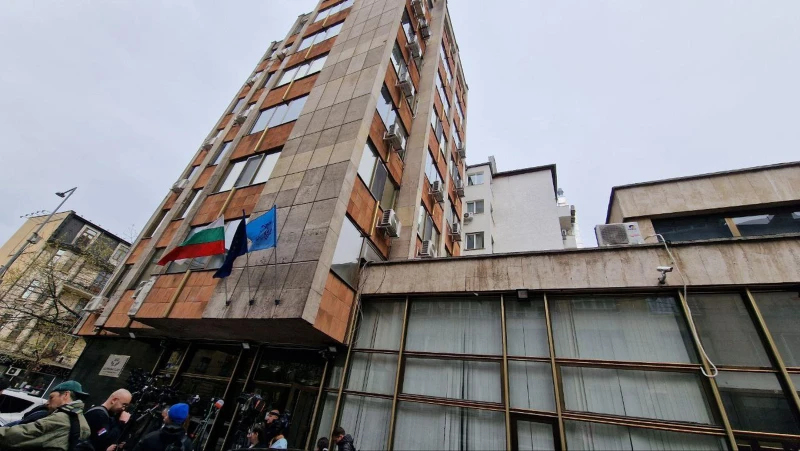 ДПС на Доган: Държавата участва в отнемането на дома на ДПС