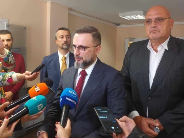 Председателят на БЛС д р Николай Брънзалов уточни че новите