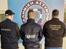 Гърция осъди 14 българи за трафик на мигранти - присъдите стотици години затвор и милиони евро глоби