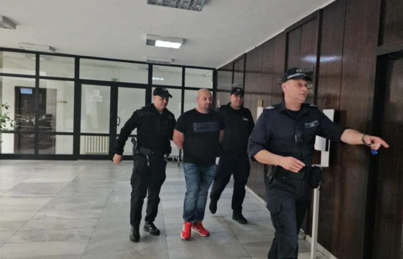 Магистратите в Благоевград оставиха зад решетките мъж, заснемал и разпространявал порнография