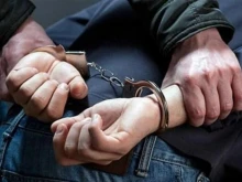Белезници за шестима мъже за отвличане, побой и телефонна измама в Русенско