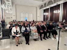 Фрагменти от най-дългото българско знаме бяха връчени на церемония в Русе