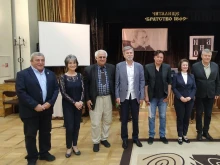 "Бяла вишна" взе първо място от Националния поетичен конкурс "Биньо Иванов"