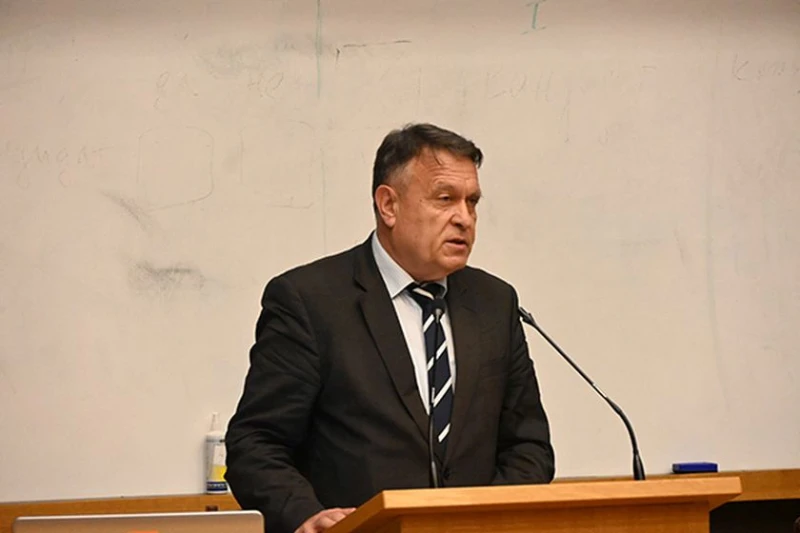 Проф. Георги Вълчев: Ако не покажем на невръстните малчугани пътя към кварталните библиотеки, ще ни се наложи да пишем сурови закони срещу детската престъпност