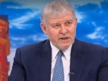 Румен Христов: Радев е отлично запознат с предимствата, които ще донесе еврозоната, но мисли само за тези, които би имал той