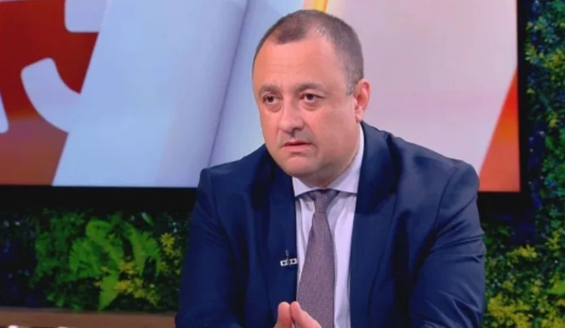 Иван Иванов: Поканих преди четири дни Диана Русинова да стане директор на АПИ, тя отказа