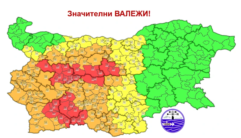 Червен код: Силният циклон продължава да вилнее из България