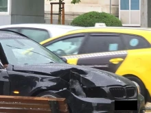 Автомобил катастрофира на жълтите павета в София 